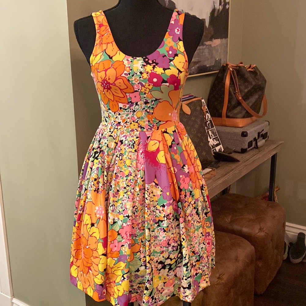 H&M women’s dress, multicolor, US 8, EUR 38.